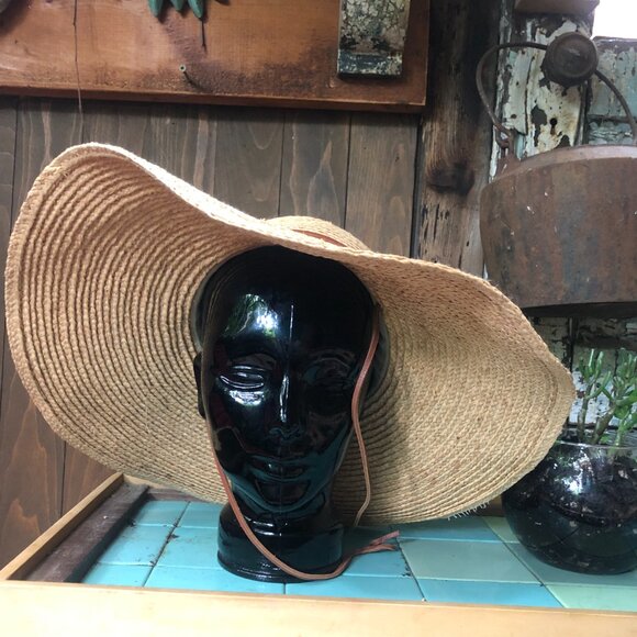 Gap Oversized Floppy Straw Sun Hat - Picture 2 of 10